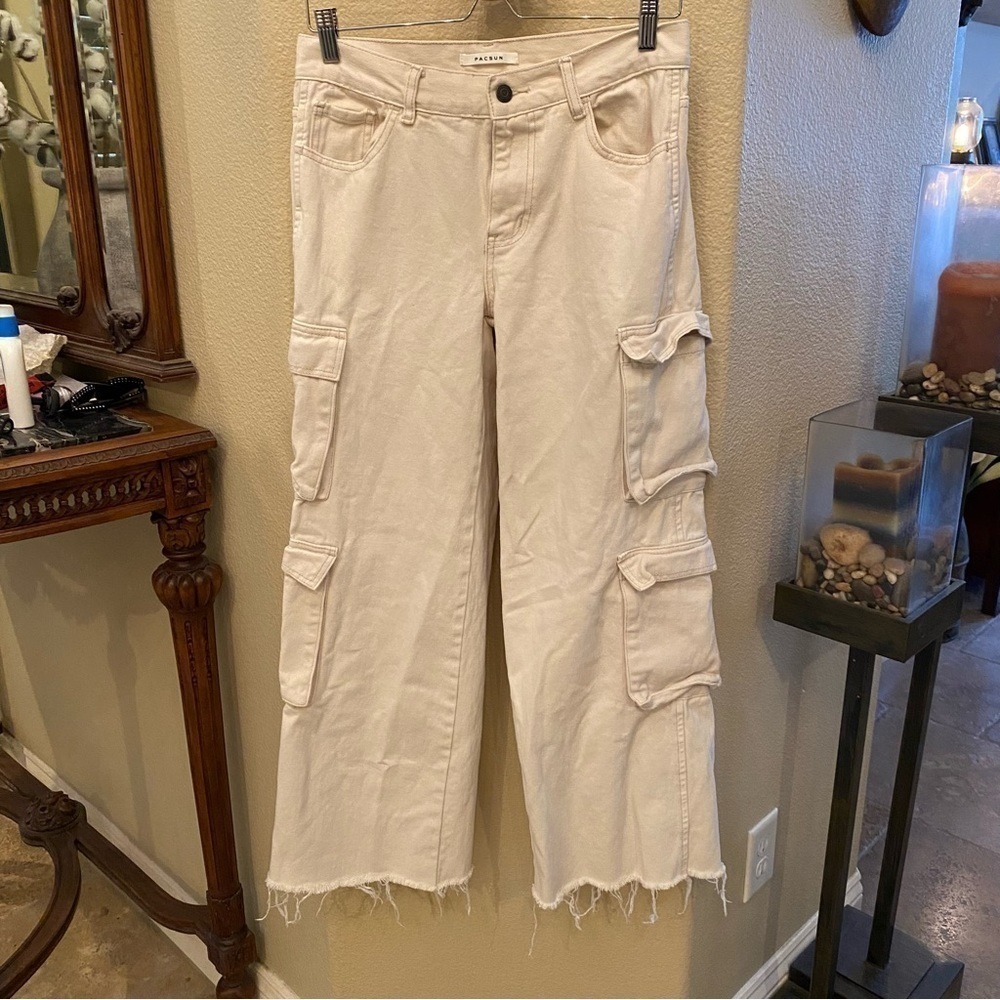 PACSUN Ivory 90’s Baggy Cargo Style Frayed Hem Jeans Size 25
